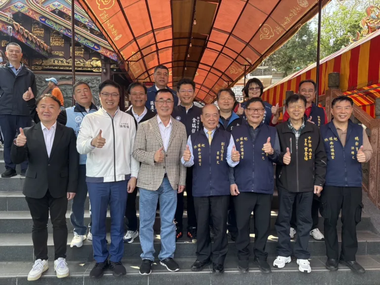 土地公聖誕！李四川拜廟拚選戰信眾挺
