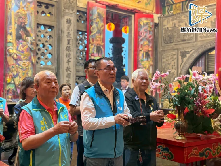 李四川跑宮廟拚選戰　母親節感性謝妻