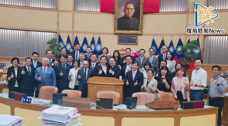 32年從政最後一鞠躬　周勝考告別議會