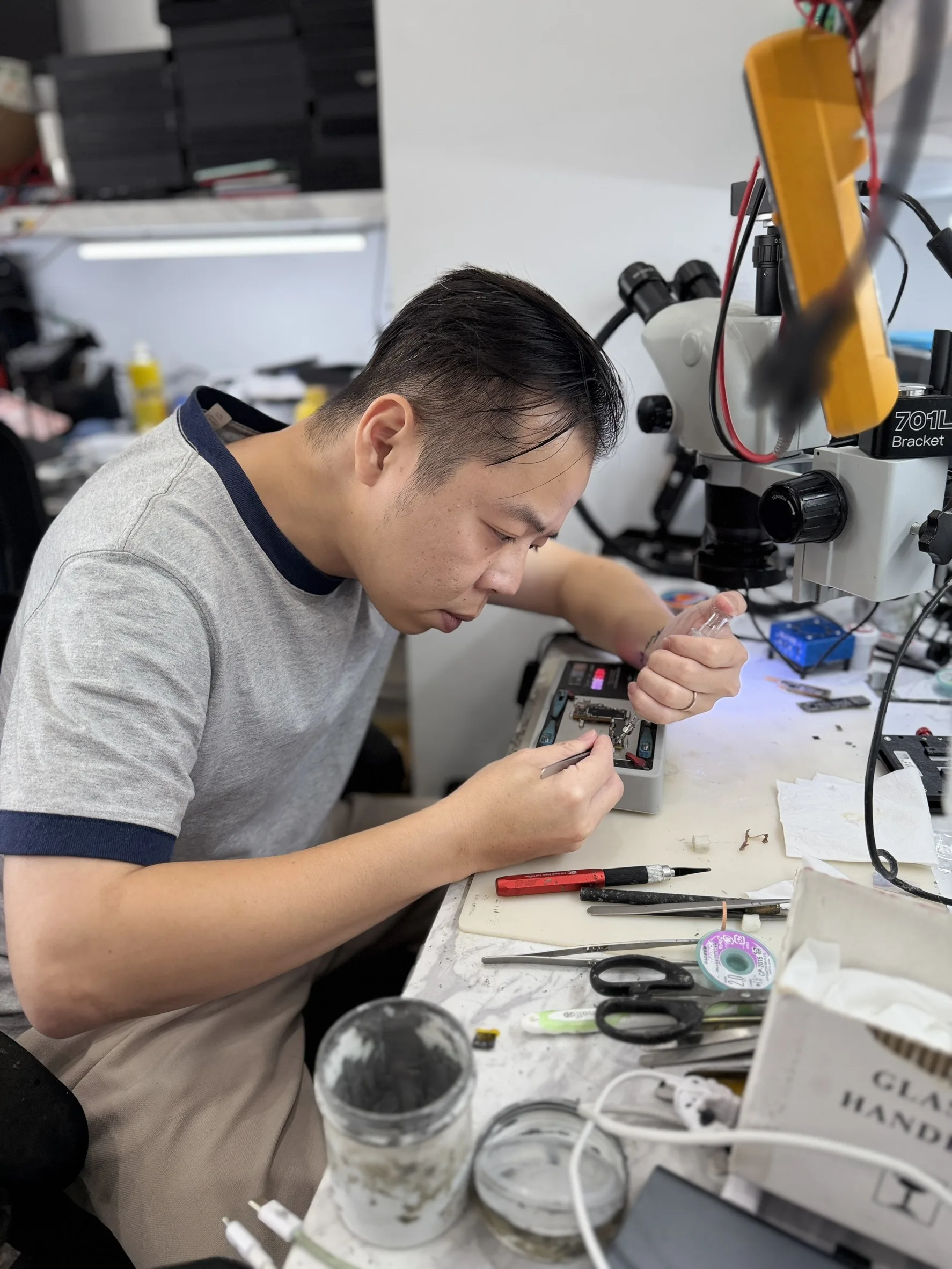 老爹手機維修｜容量快滿又卡頓　許紘誠提醒先保住重要資料