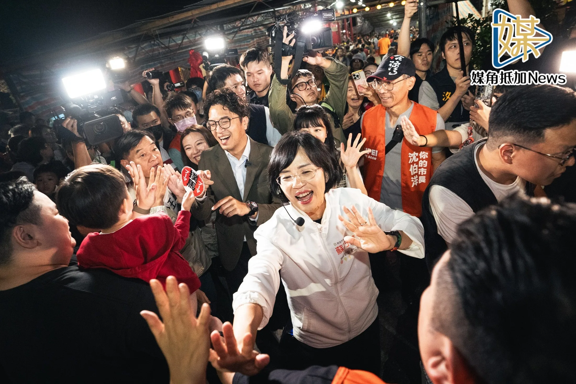蘇巧慧沈伯洋汐止合體　洋流慧聚力拚雙北勝選