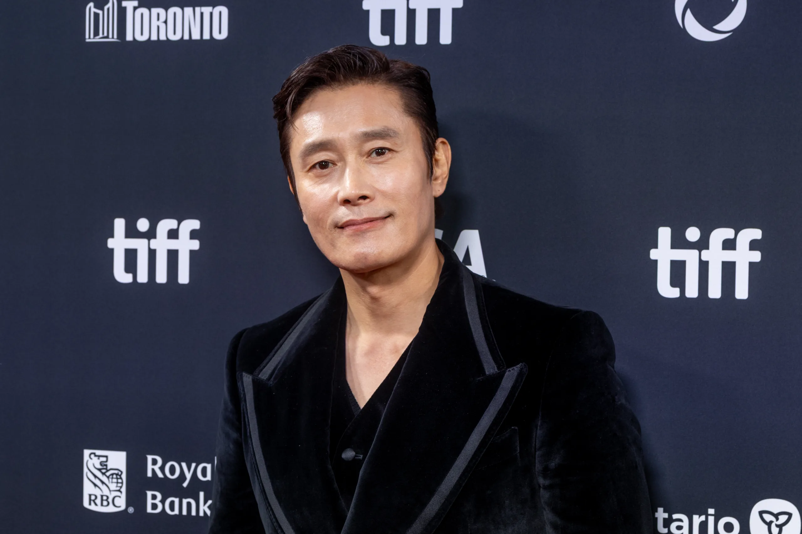 李秉憲一句「妳叫我說好吃」逗急李珉廷！夫妻探店，製作組也忙澄清